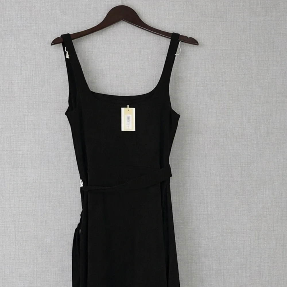 Wilfred Saturn Midi Wrap Dress – Black | Resort Chic - Picture 6 of 8